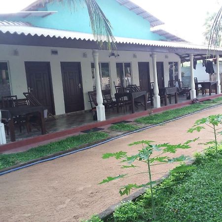Theepan'S Home Nilaveli Exterior foto