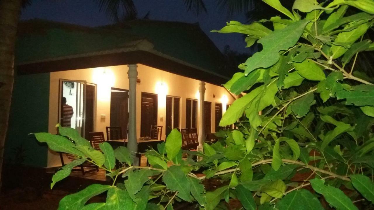 Theepan'S Home Nilaveli Exterior foto