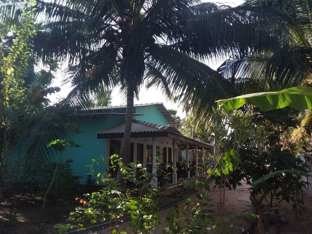 Theepan'S Home Nilaveli Exterior foto