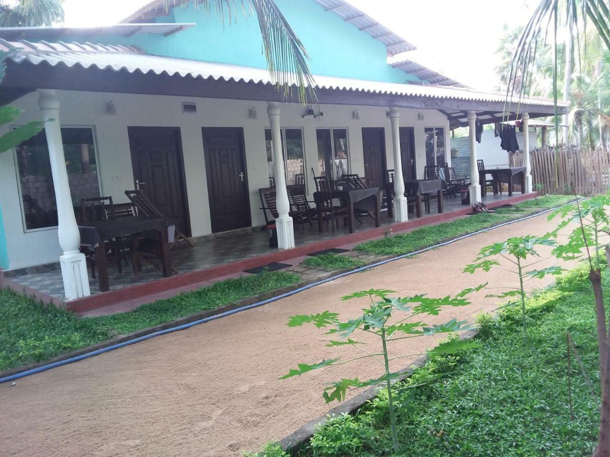 Theepan'S Home Nilaveli Exterior foto